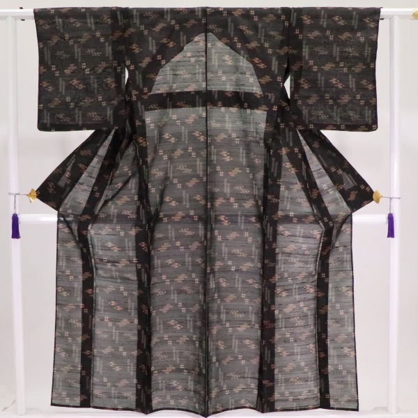 琉球絣 紬 絣柄 | 上質なリサイクル着物の通販サイト「着物おりべ」